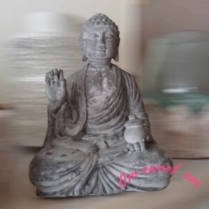 Statue Bouddha en béton symbole sérénité liège